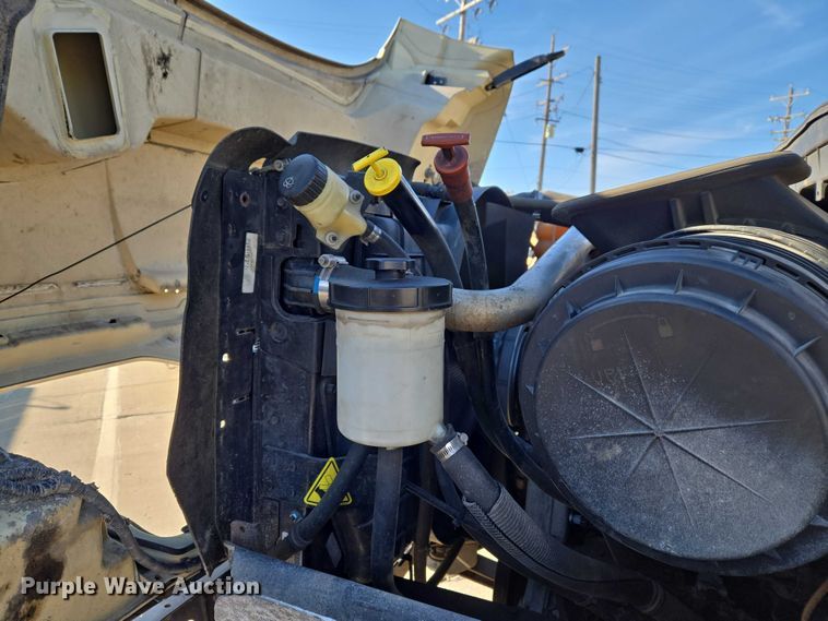 image for item ET1398 2012 International WorkStar 7300 refuse truck