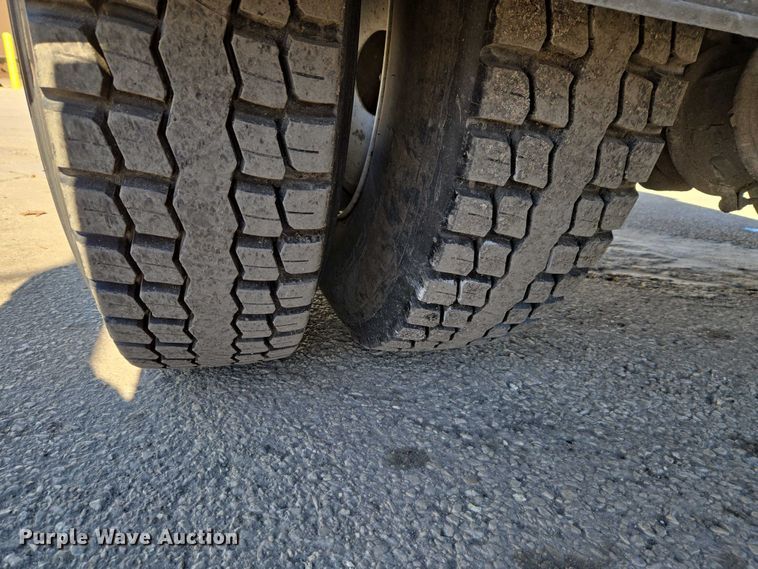 image for item ET1398 2012 International WorkStar 7300 refuse truck