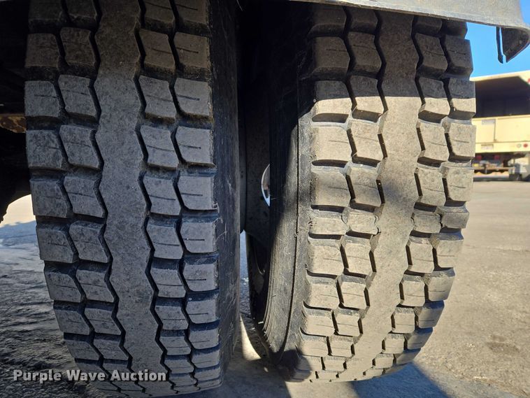 image for item ET1398 2012 International WorkStar 7300 refuse truck