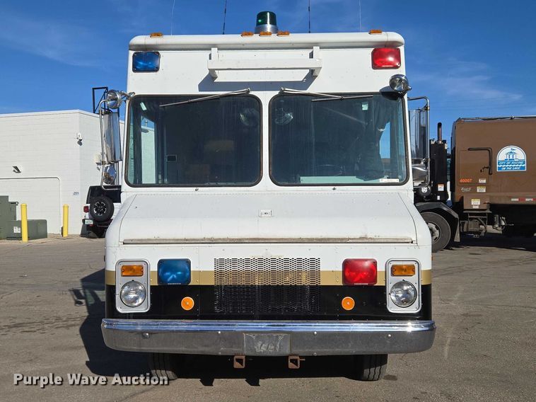 image for item ET1399 1981 Chevrolet P Series delivery van