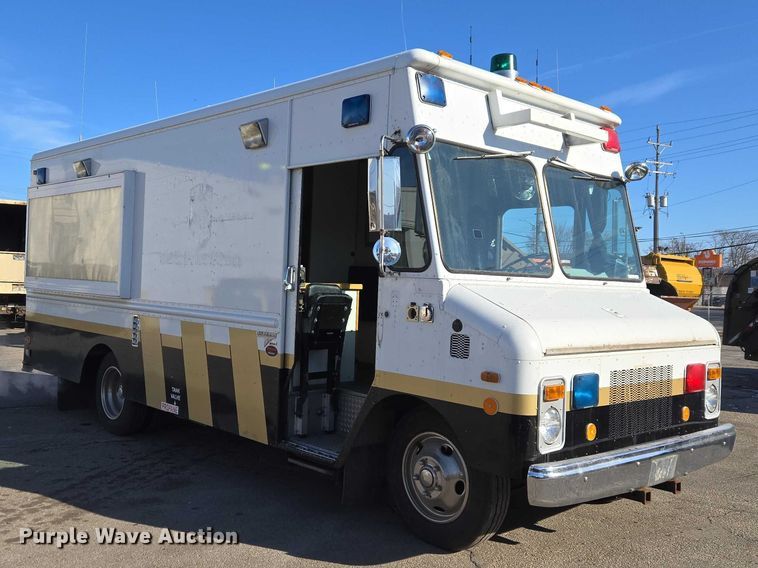 image for item ET1399 1981 Chevrolet P Series delivery van