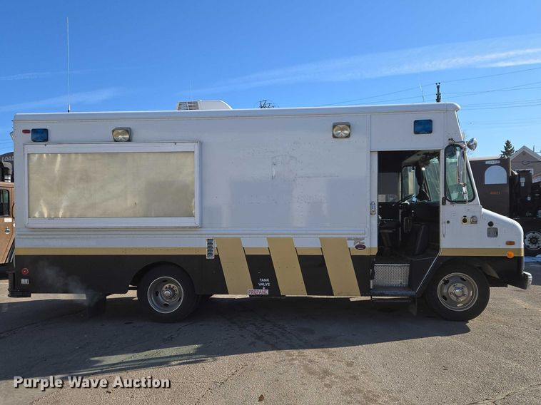 image for item ET1399 1981 Chevrolet P Series delivery van