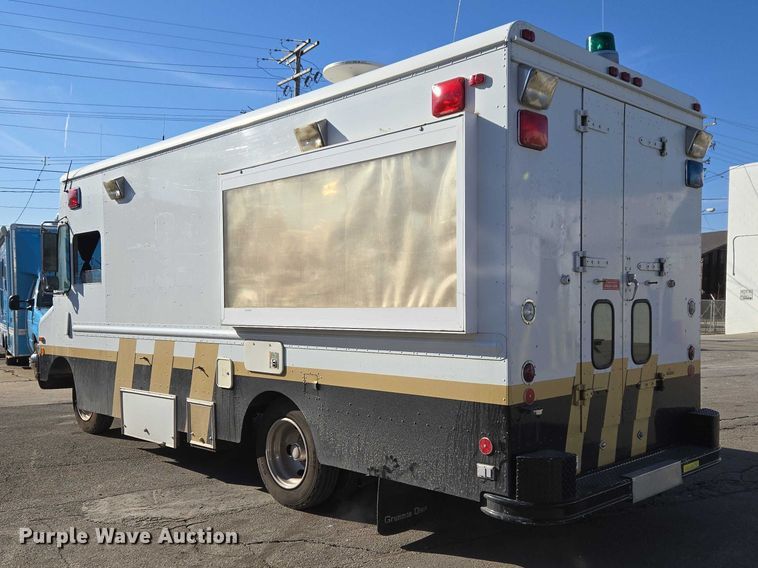 image for item ET1399 1981 Chevrolet P Series delivery van