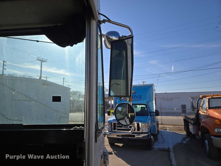 image for item ET1399 1981 Chevrolet P Series delivery van