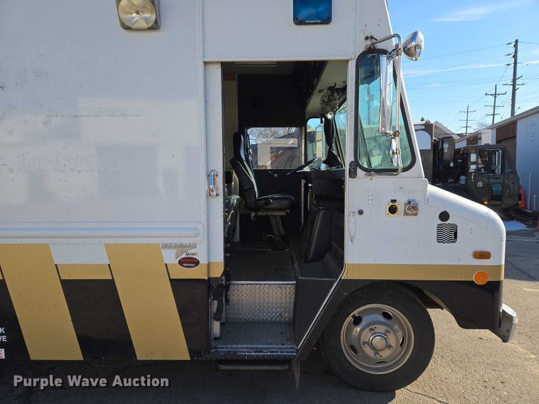 image for item ET1399 1981 Chevrolet P Series delivery van