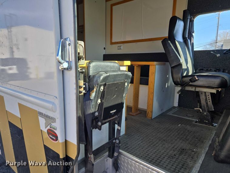 image for item ET1399 1981 Chevrolet P Series delivery van