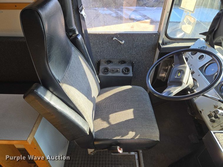 image for item ET1399 1981 Chevrolet P Series delivery van