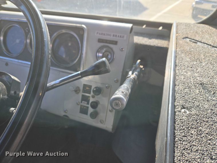 image for item ET1399 1981 Chevrolet P Series delivery van