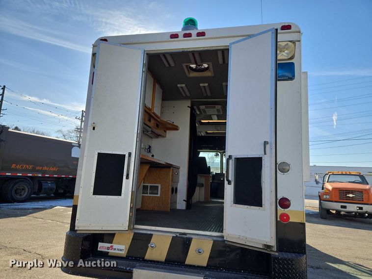 image for item ET1399 1981 Chevrolet P Series delivery van