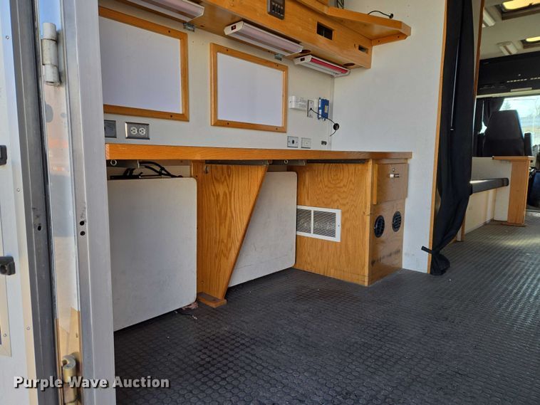 image for item ET1399 1981 Chevrolet P Series delivery van