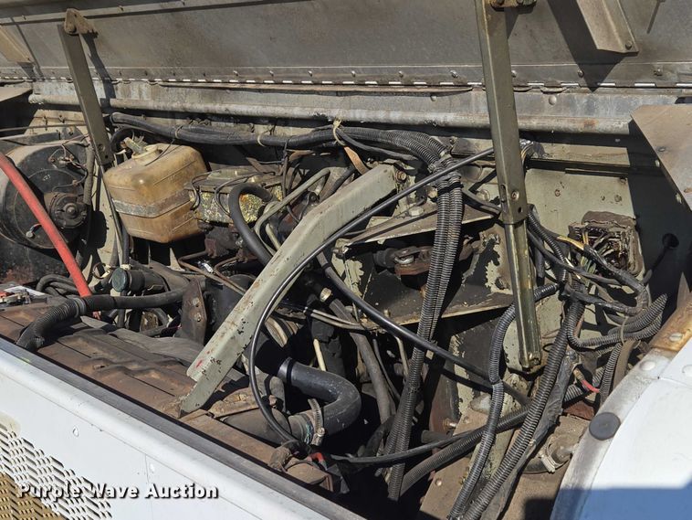 image for item ET1399 1981 Chevrolet P Series delivery van