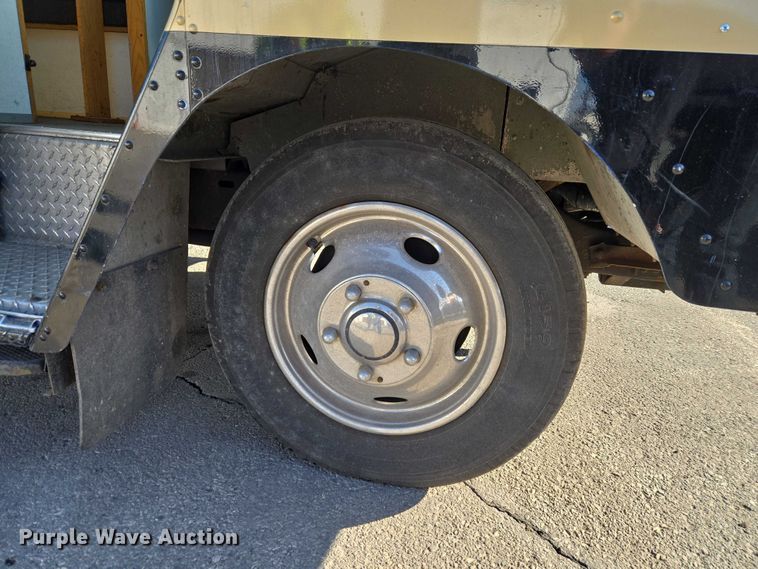 image for item ET1399 1981 Chevrolet P Series delivery van