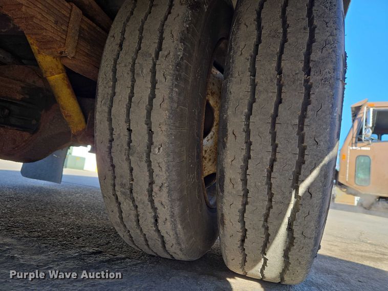 image for item ET1399 1981 Chevrolet P Series delivery van