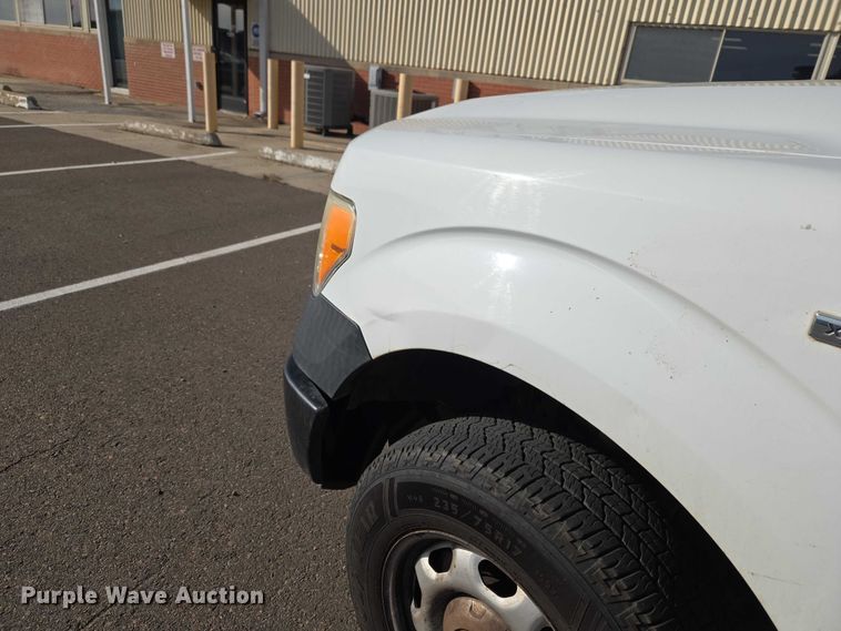 image for item ET1417 2013 Ford F150 Ext. Cab pickup truck