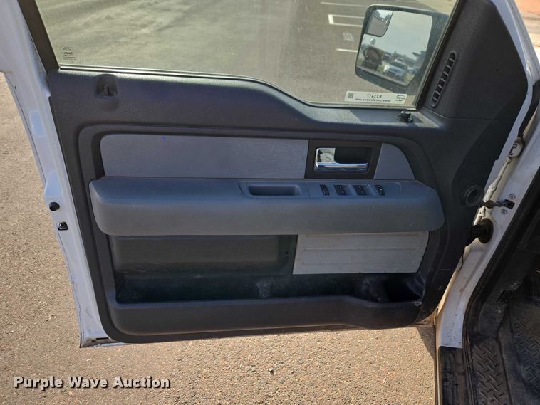 image for item ET1417 2013 Ford F150 Ext. Cab pickup truck