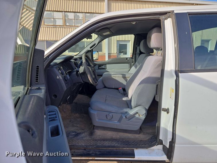 image for item ET1417 2013 Ford F150 Ext. Cab pickup truck