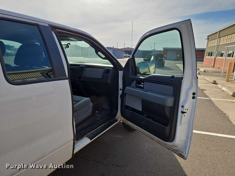 image for item ET1417 2013 Ford F150 Ext. Cab pickup truck