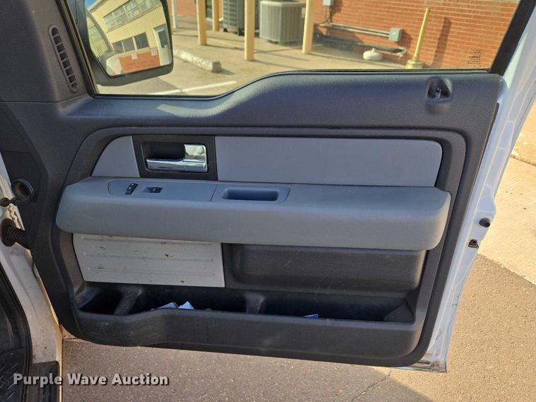 image for item ET1417 2013 Ford F150 Ext. Cab pickup truck