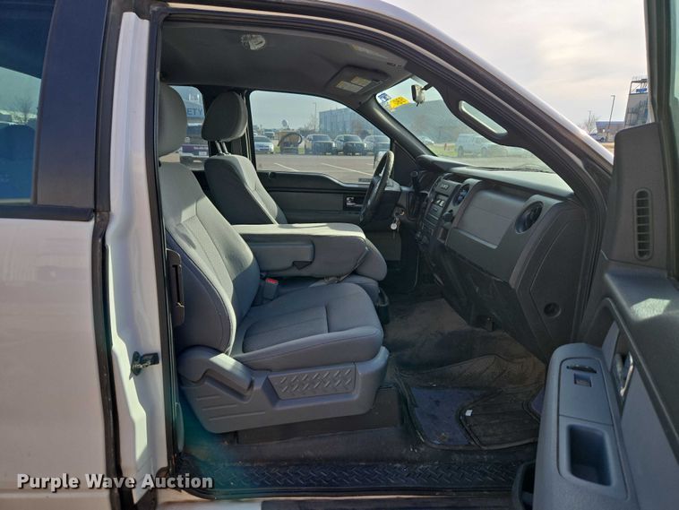 image for item ET1417 2013 Ford F150 Ext. Cab pickup truck