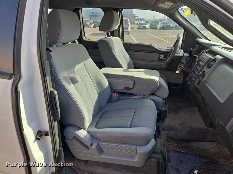 image for item ET1417 2013 Ford F150 Ext. Cab pickup truck