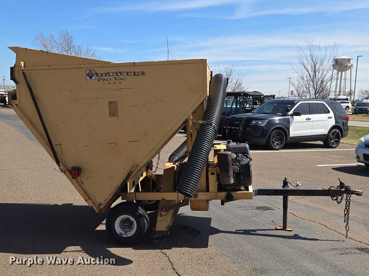 image for item ET1420 Gravely 1050 lawn vacuum