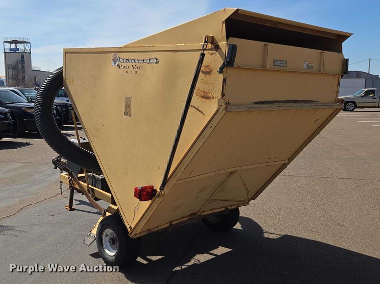 image for item ET1420 Gravely 1050 lawn vacuum