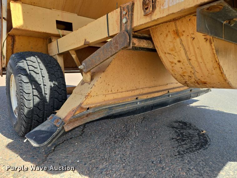 image for item ET1420 Gravely 1050 lawn vacuum