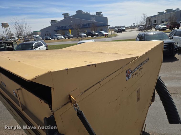 image for item ET1420 Gravely 1050 lawn vacuum