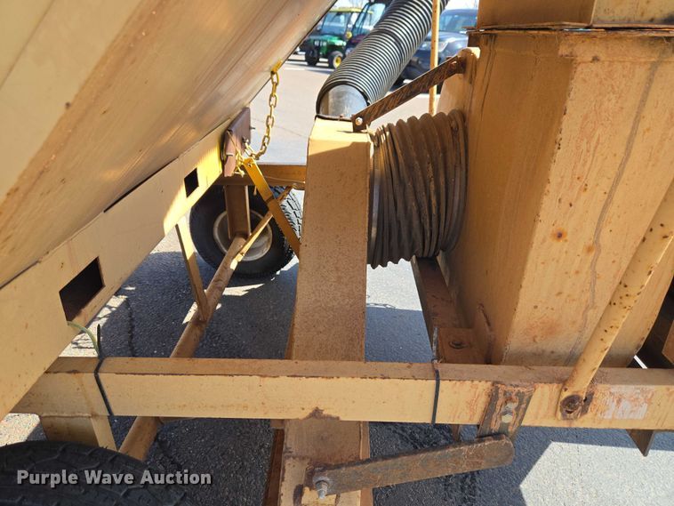 image for item ET1420 Gravely 1050 lawn vacuum