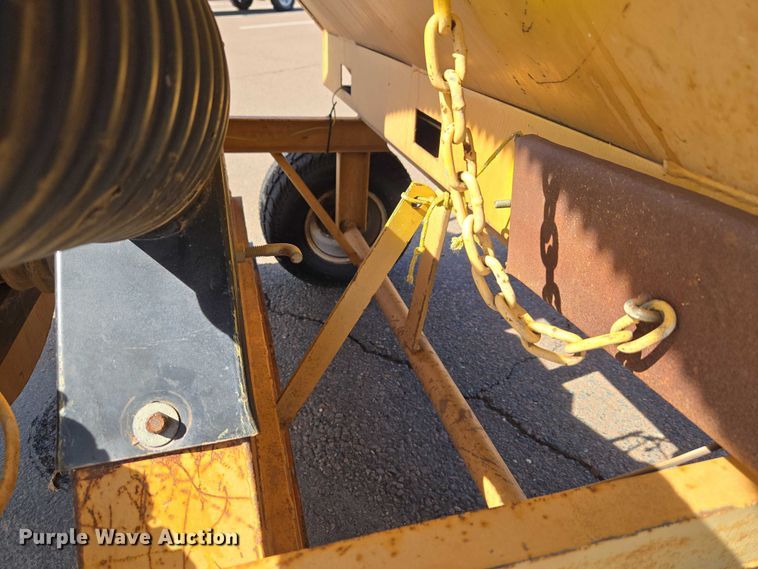 image for item ET1420 Gravely 1050 lawn vacuum