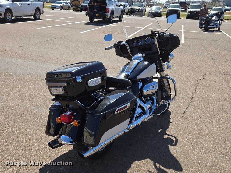 image for item ET1422 2019 Harley-Davidson Police Electra Glide motorcycle