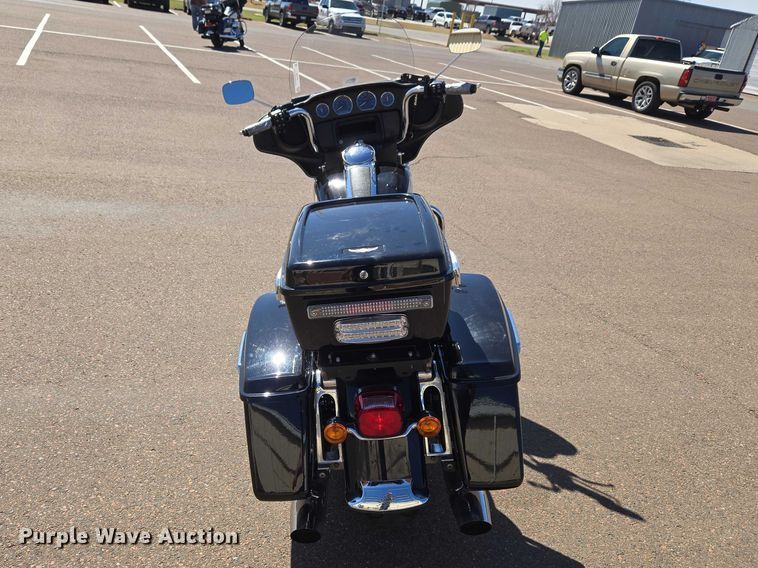 image for item ET1422 2019 Harley-Davidson Police Electra Glide motorcycle