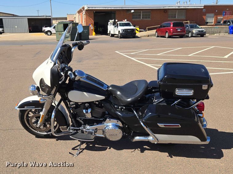 image for item ET1422 2019 Harley-Davidson Police Electra Glide motorcycle