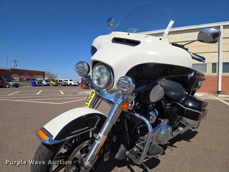 image for item ET1422 2019 Harley-Davidson Police Electra Glide motorcycle