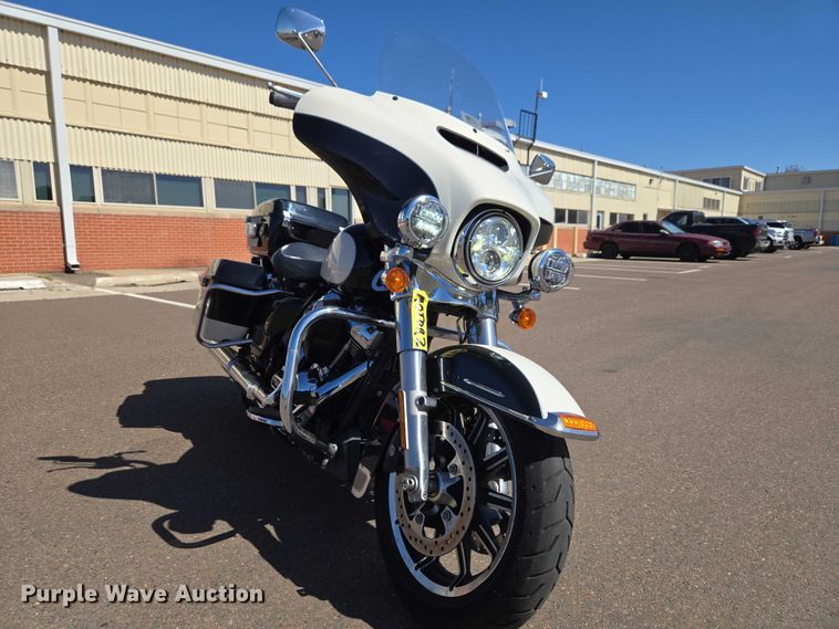 image for item ET1422 2019 Harley-Davidson Police Electra Glide motorcycle