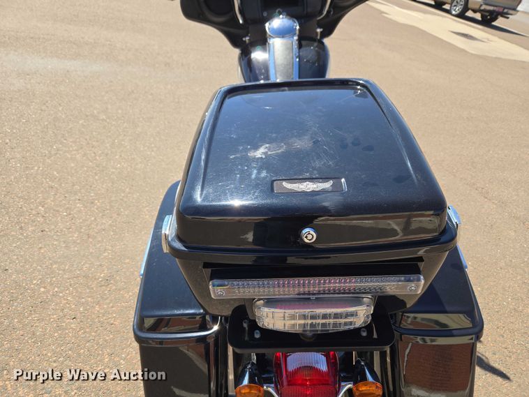 image for item ET1422 2019 Harley-Davidson Police Electra Glide motorcycle