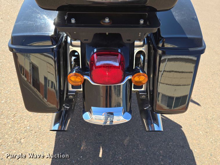 image for item ET1422 2019 Harley-Davidson Police Electra Glide motorcycle