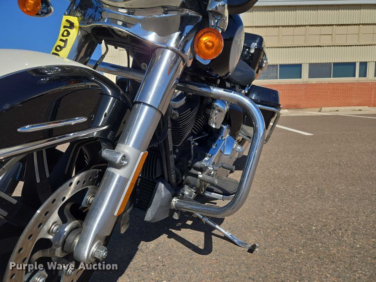 image for item ET1422 2019 Harley-Davidson Police Electra Glide motorcycle