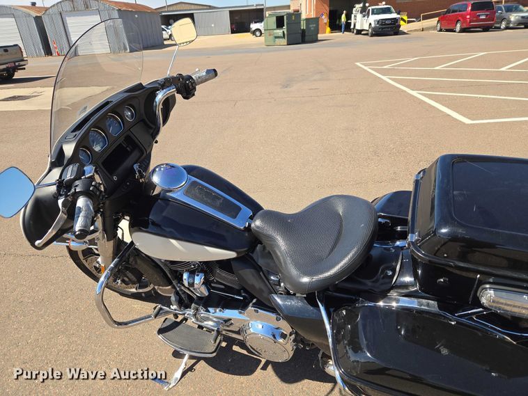 image for item ET1422 2019 Harley-Davidson Police Electra Glide motorcycle