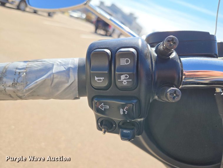 image for item ET1422 2019 Harley-Davidson Police Electra Glide motorcycle