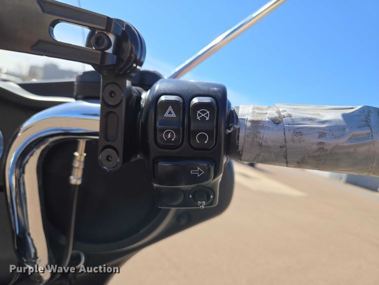 image for item ET1422 2019 Harley-Davidson Police Electra Glide motorcycle