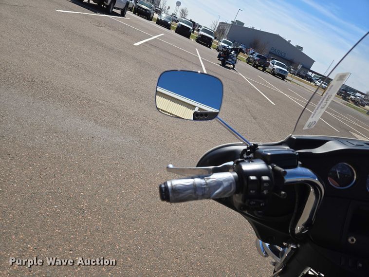 image for item ET1422 2019 Harley-Davidson Police Electra Glide motorcycle