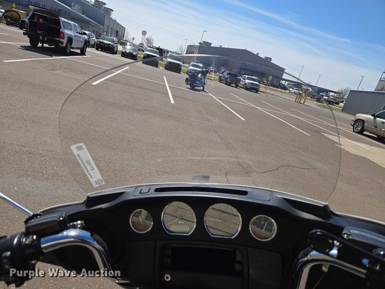 image for item ET1422 2019 Harley-Davidson Police Electra Glide motorcycle