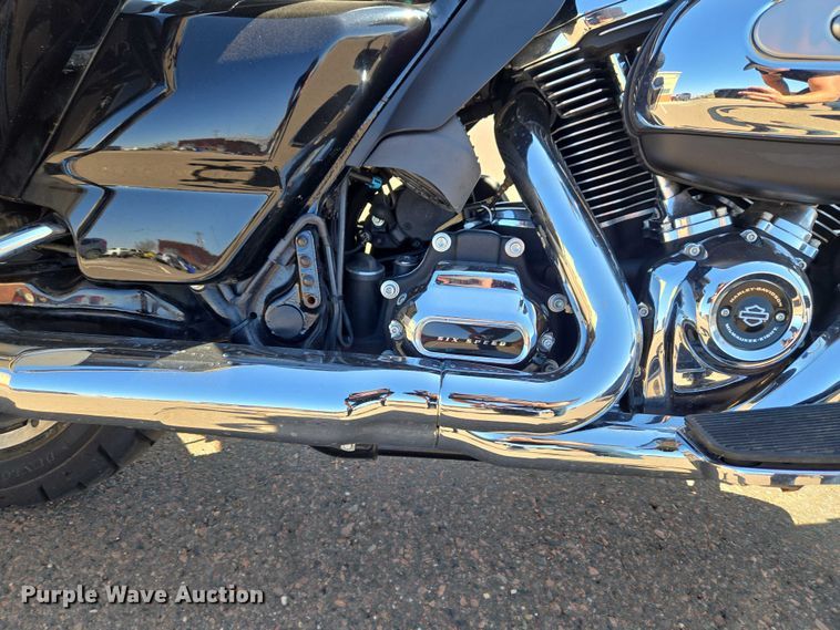 image for item ET1422 2019 Harley-Davidson Police Electra Glide motorcycle