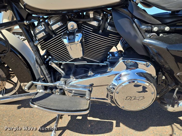 image for item ET1422 2019 Harley-Davidson Police Electra Glide motorcycle