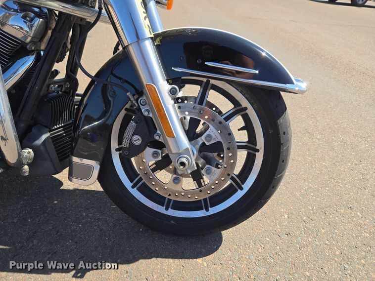 image for item ET1422 2019 Harley-Davidson Police Electra Glide motorcycle