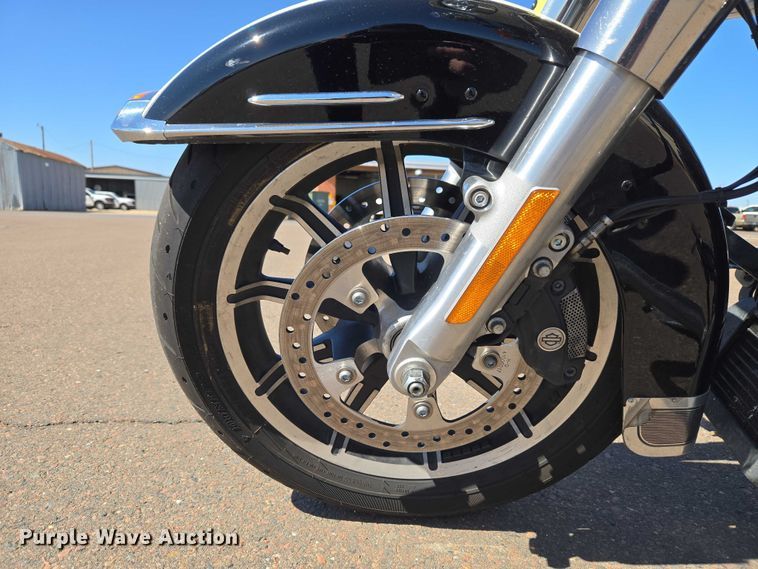 image for item ET1422 2019 Harley-Davidson Police Electra Glide motorcycle