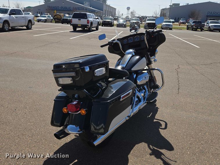 image for item ET1423 2019 Harley-Davidson Police Electra Glide motorcycle