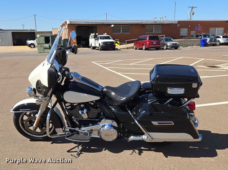 image for item ET1423 2019 Harley-Davidson Police Electra Glide motorcycle