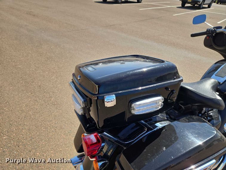 image for item ET1423 2019 Harley-Davidson Police Electra Glide motorcycle